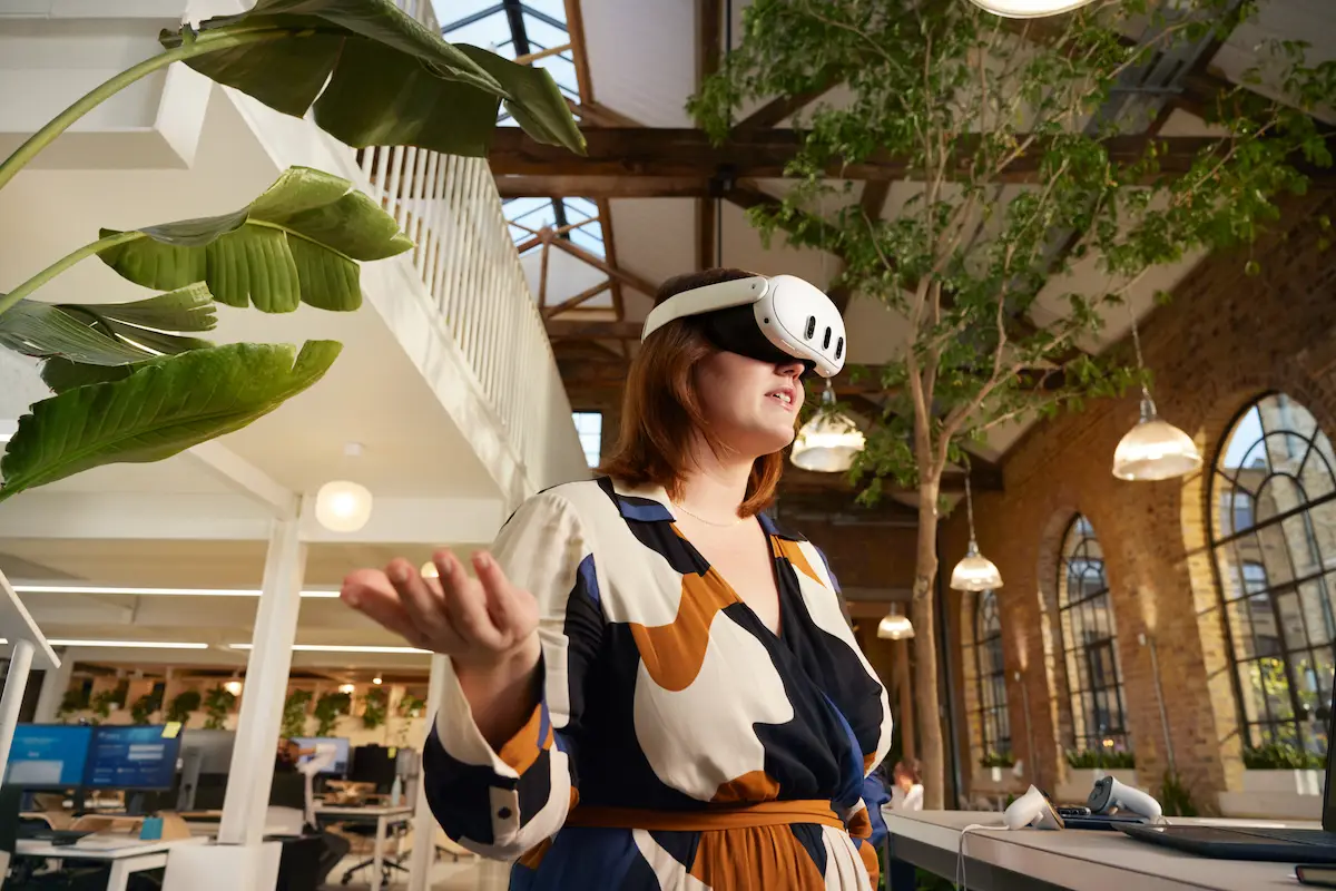 20231023 Tiramisu Brand Shot019 Enterprise Financeprofessional Lifestyle Solo 4572 Srgb FINAL