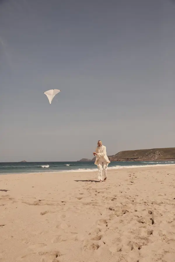 A06933 AU23 AIC L C172